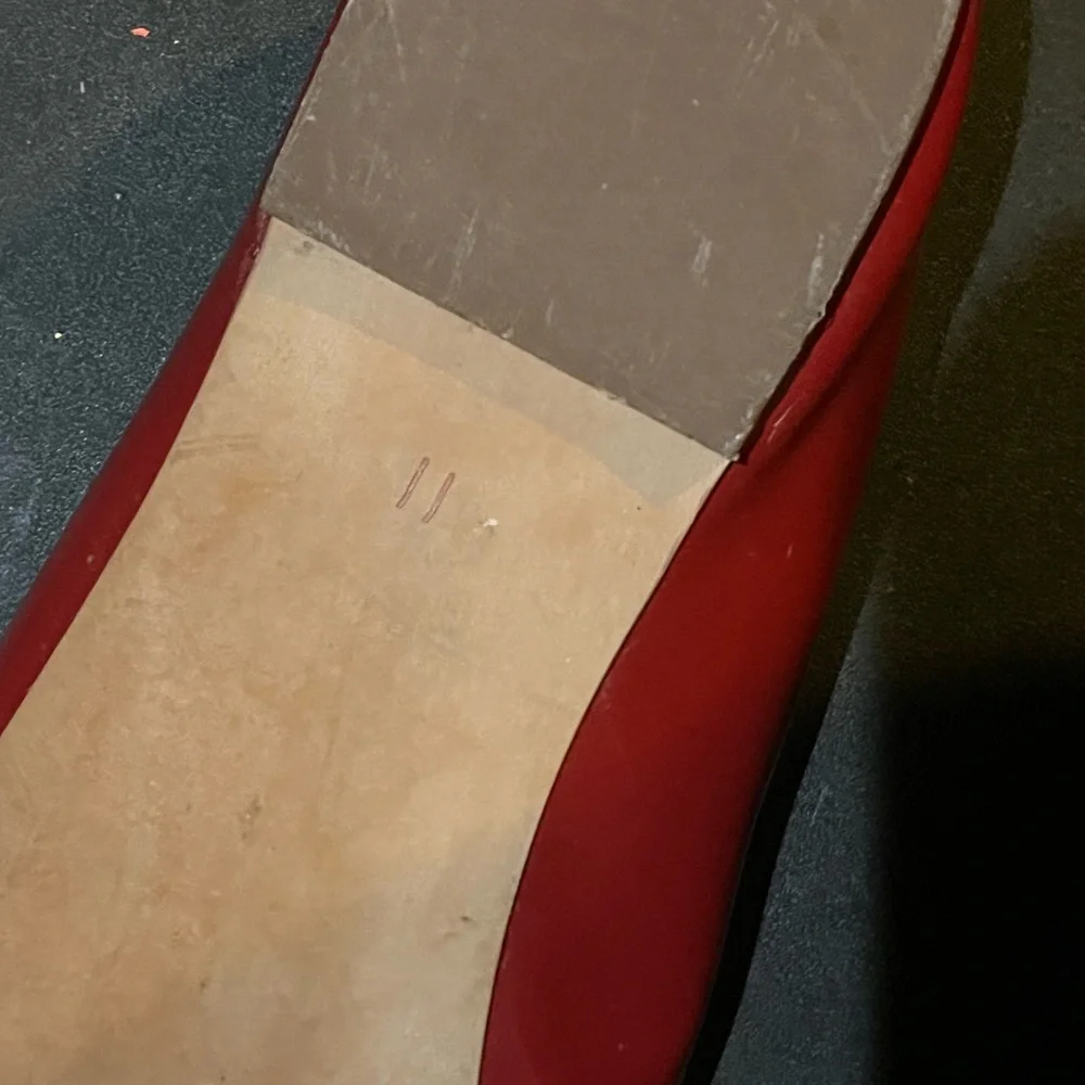Chic Red Patent Leather Flats - Picture 5 of 7
